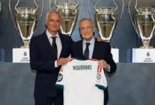 مورينيو يوقع عقد تدريب ريال مدريد ويتلقى ثلاث هدايا