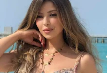 ميرنا جميل تبرز بإطلالة صيفية جريئة على ضفاف البحر