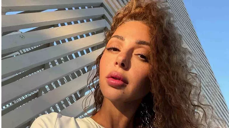 ميريام فارس تستعرض إطلالة جريئة وتغلق التعليقات على صورها