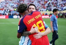 ميسي يتخطى آثار المونديال ويتبرع لصالح إسبانيا