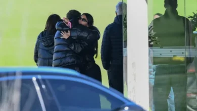 ميسي يودع والده بدموع مؤثرة في رحلة عاجلة من ميامي بعيداً عن الإعلام