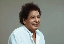 ناقدة موسيقية: محمد منير يتصدى لتحديات الذكاء الاصطناعي من خلال "يسألوا عنك"