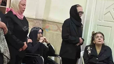نجلاء فتحي تودع ابنتها ياسمين بحضور إلهام شاهين