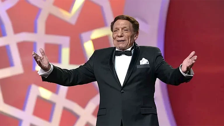 نجوم الفن المصري يتخرجون من كلية الزراعة بينهم دلال عبدالعزيز وعادل إمام