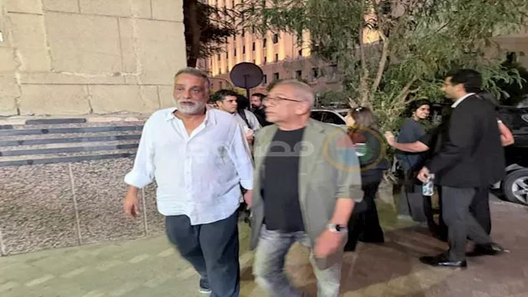 نجوم الفن يتضامنون مع ماريان خوري في عزاء زوجها بحضور ليلى علوي ويسري نصر الله