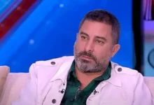 "هادي الباجوري يتناول تجربة زوجته الغنائية الأولى"