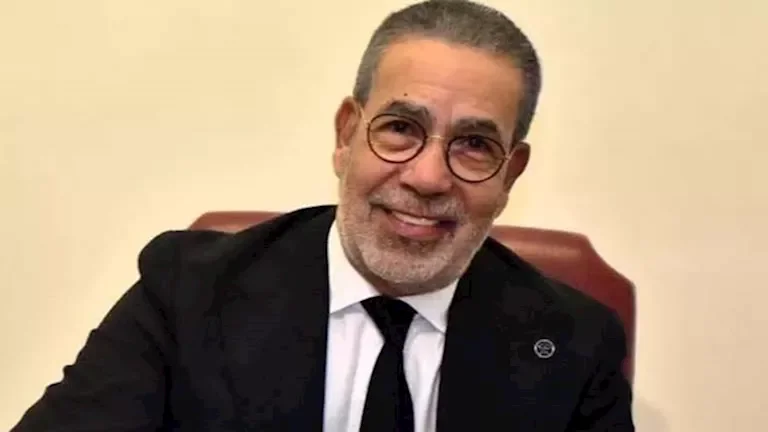 هل يواصل مدحت العدل تقديم مسرحيات موسيقية عن رموز الفن بعد "حليم"؟