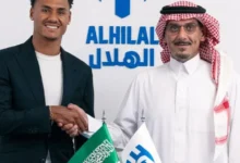 واتكينز يتصدر هجوم الهلال في مواجهة الأهلي