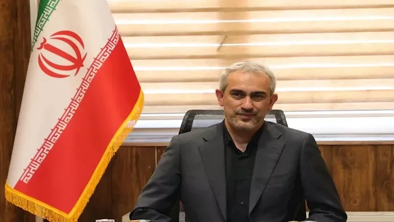 وزير الاقتصاد الإيراني يعلن عن خطط لمواجهة العقوبات الأمريكية الجديدة