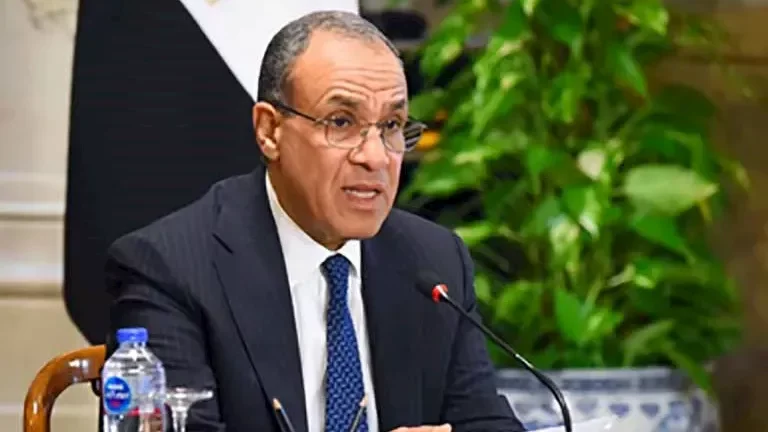 وزير الخارجية يبحث تعزيز العلاقات مع نظيره التشادي