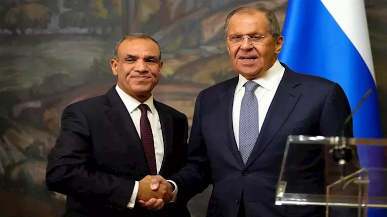 وزير الخارجية يبحث مع نظيره الروسي سُبل احتواء التصعيد في الشرق الأوسط
