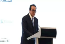 وزير الصحة يعلن عن معايير اعتماد المنشآت الصحية لدعم الأم والطفل