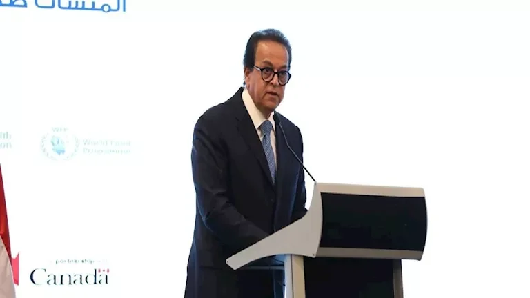وزير الصحة يعلن عن معايير اعتماد المنشآت الصحية لدعم الأم والطفل