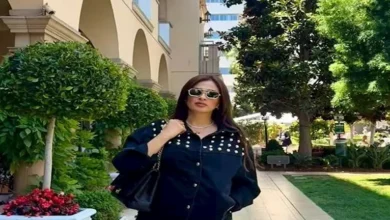 ياسمين عبدالعزيز تتألق بإطلالات مميزة من الأهرامات وصالة الألعاب الرياضية