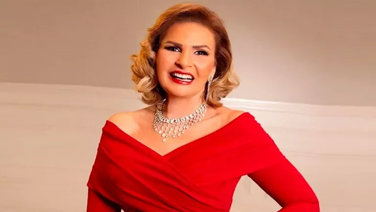 يسرا توضح أسباب غيابها عن عرض "الست لما" في مصر