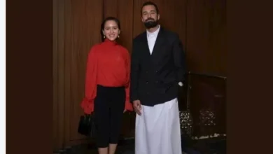 أحمد حاتم يثير الجدل بإطلالة مميزة في عرض "ريد فلاج"