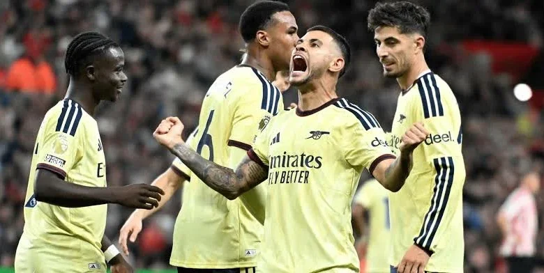 أرسنال يحقق انتصاراً على سندرلاند ويتصدر الدوري الإنجليزي الممتاز