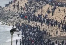 إسبانيا تبدأ عملية نقل المهاجرين من سبتة إلى مواقع جديدة في منطقة الميناء