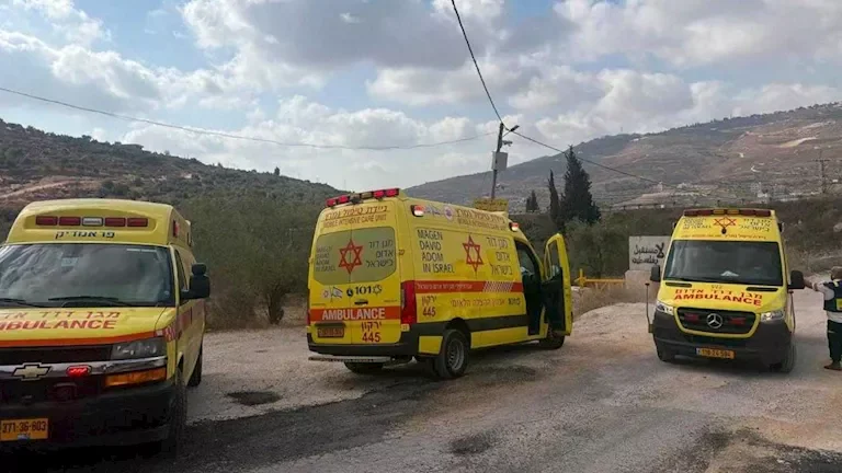 إصابة إسرائيلي جراء إطلاق نار قرب مستوطنة في الضفة الغربية وجيش الاحتلال يبدأ مطاردة المنفذ