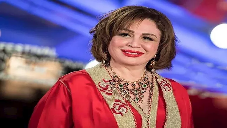 إلهام شاهين تتألق في حفلة راغب علامة بالساحل الشمالي - فيديو