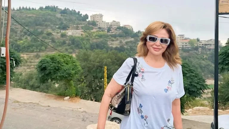 إلهام شاهين تشارك صوراً مع ليلى علوي وأصدقائها في جبل لبنان