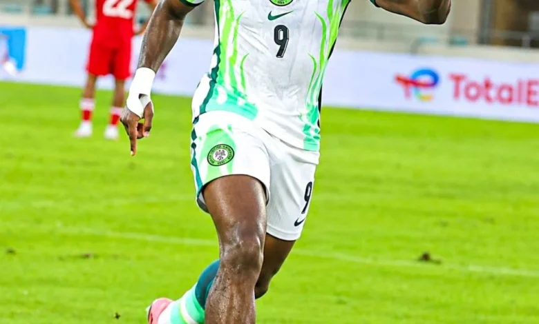إلينيخينا يقود نيجيريا لتحقيق انتصار تاريخي أمام الاتحاد