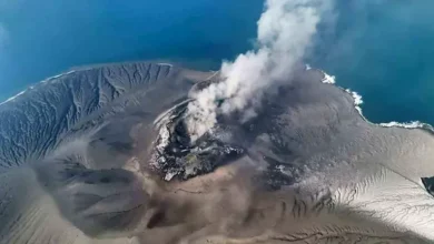إندونيسيا تعيد فتح خمسة مطارات بعد انحسار الرماد البركاني
