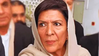 اعتقال شقيقة عمران خان من قبل الشرطة الباكستانية قبيل مسيرة احتجاجية