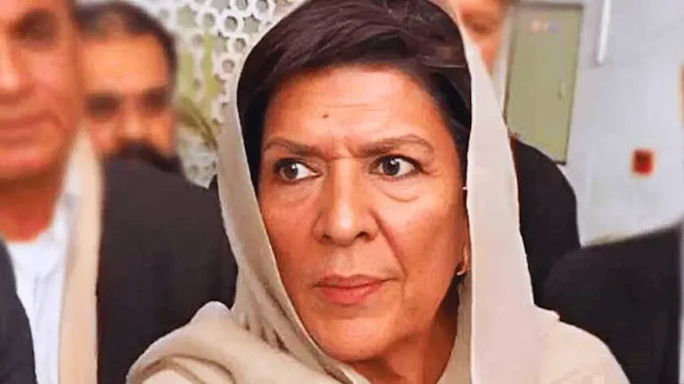 اعتقال شقيقة عمران خان من قبل الشرطة الباكستانية قبيل مسيرة احتجاجية