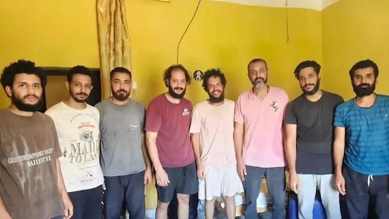 الإفراج عن 8 بحارة مصريين بعد اختطافهم في المياه الصومالية