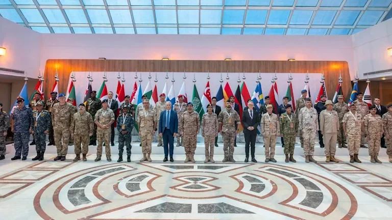 التحالف البحري الدفاعي يؤكد: حماية الممرات الدولية مسؤولية مشتركة والرد على التهديدات قادم.