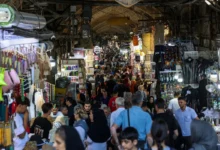 الحصار الأمريكي يضغط على اقتصاد إيران ويثير تساؤلات حول إمكانية التفاوض
