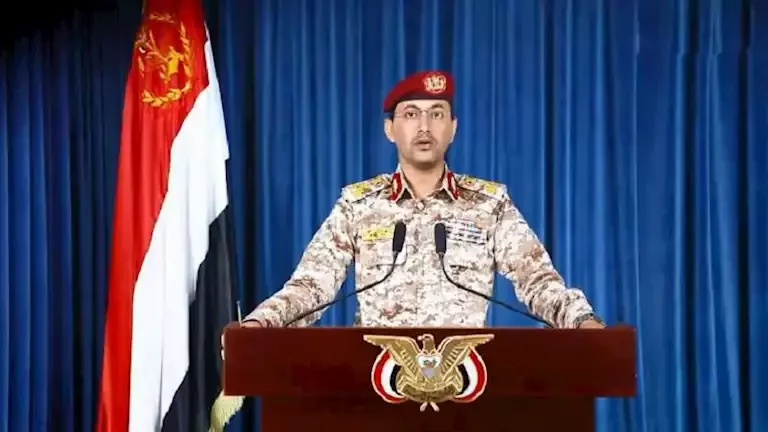 الحوثيون يستهدفون الرياض ومنشآت نفطية في ينبع بعشرات الصواريخ