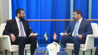 الزيدي والشرع يبحثان سبل تخفيف التوتر في المنطقة
