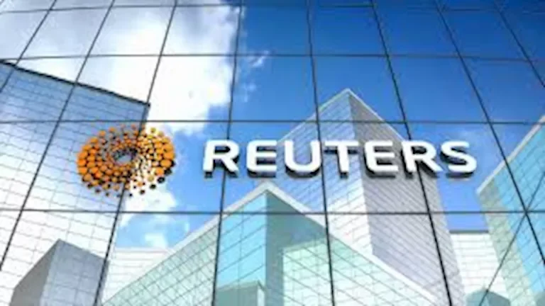 السعودية تعيد استئناف تحميل النفط من ميناء ينبع