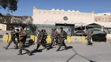 السفارة الأمريكية في اليمن: الحوثيون هم من بدأوا الصراع وعليهم تحمل تبعات أفعالهم