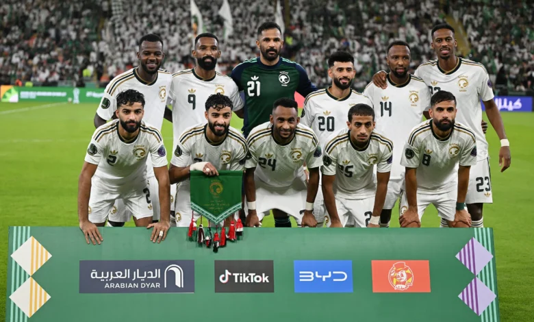 الصقور الخضر تحقق ثلاثية تقترب بهم من التأهل