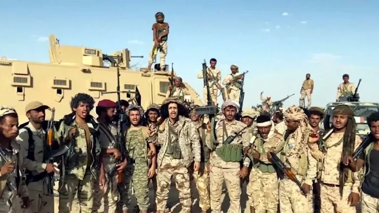القوات الحكومية اليمنية تستهدف الحوثيين في ذو باب وتعز