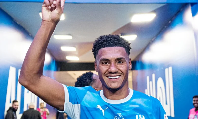 الهلال يلتقي نيوم لتعزيز موقعه في الصدارة