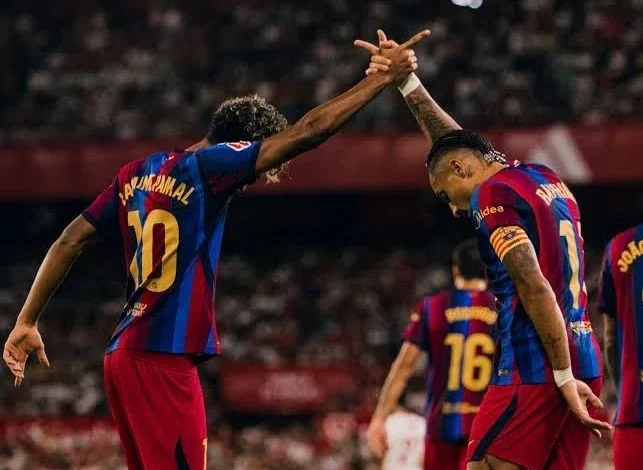 برشلونة يحقق الفوز على إشبيلية ويعزز الفارق مع ريال مدريد