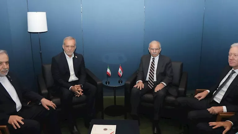 بزشكيان ونواف سلام يبحثان في نيويورك آفاق التعاون المشترك