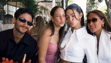 تارا عماد تتألق بإطلالة أنيقة برفقة أحمد مالك وإنجي كيوان
