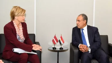 تعزيز التعاون الاقتصادي مع لاتفيا محور حديث وزير الخارجية