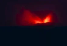 تعليق مؤقت لعمليات الطيران في مطار سوكارنو-هاتا الدولي بسبب الرماد البركاني
