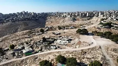 جرافات إسرائيلية تواصل تسوية مناطق في غزة دون مراعاة للجثامين تحت الأنقاض