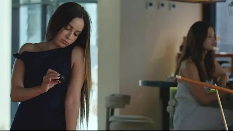 جميلة عوض تنشر صورًا من كواليس فيلم "ريد فلاج" لجمهورها