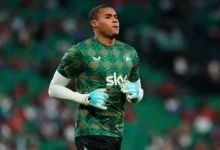 حارس منتخب أيرلندا يعتذر عن المشاركة في مواجهة إسرائيل