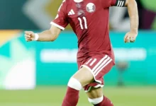 حسم الصدارة بين قطر والإمارات