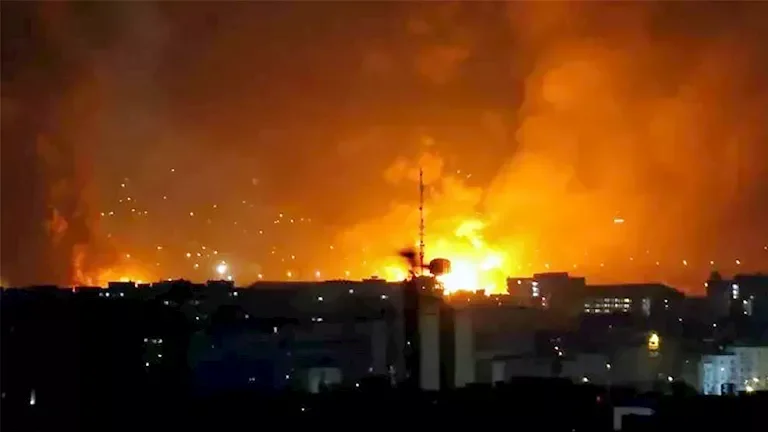 دوي انفجار في جزيرة خارك ومحيط مدينة جاسك