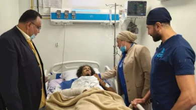 رئيس أكاديمية الفنون تلتقي طلاب معهد الموسيقى العربية بعد حادث تعرضوا له